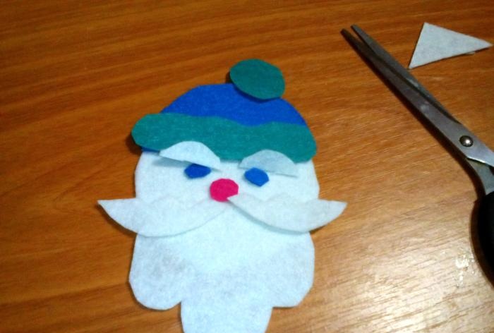 DIY felt Christmas tree toys