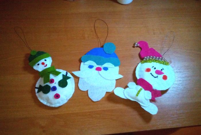 DIY felt Christmas tree toys