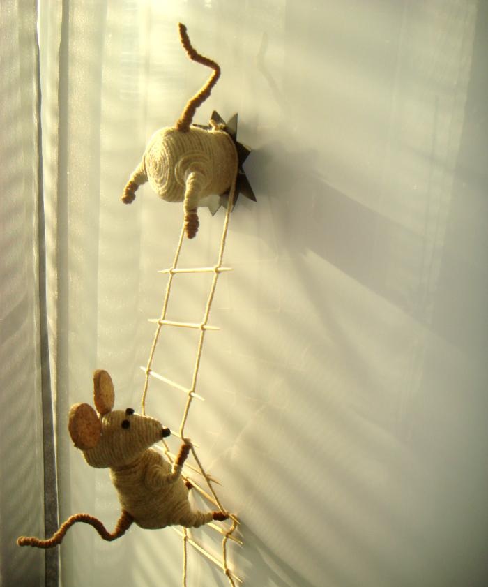 Fridge magnet Thieving mice