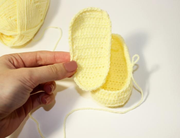 crochet baby booties