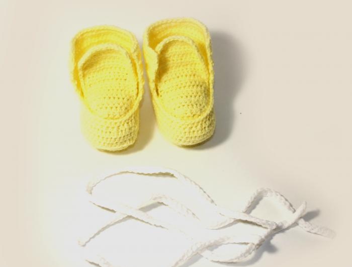 crochet baby booties