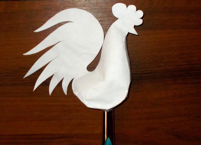 Decoration in the shape of a rooster