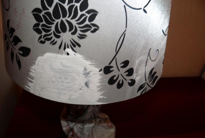 Restoration and decoupage of a lampshade