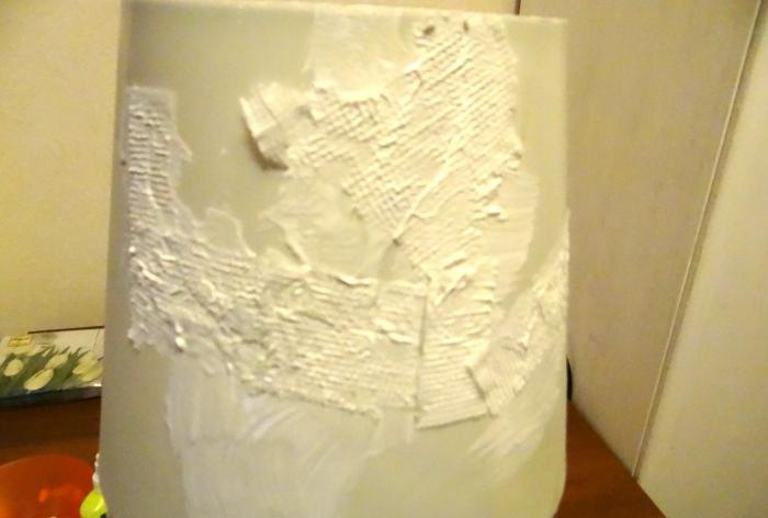 Restoration and decoupage of a lampshade