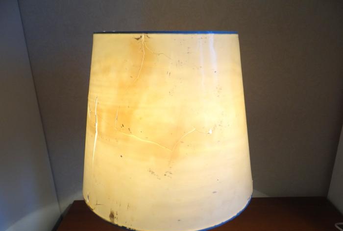 Restoration and decoupage of a lampshade