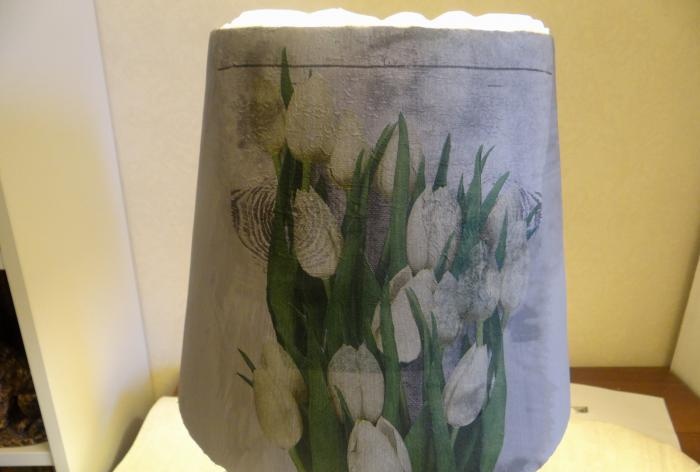 Restoration and decoupage of a lampshade