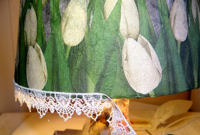 Restoration and decoupage of a lampshade