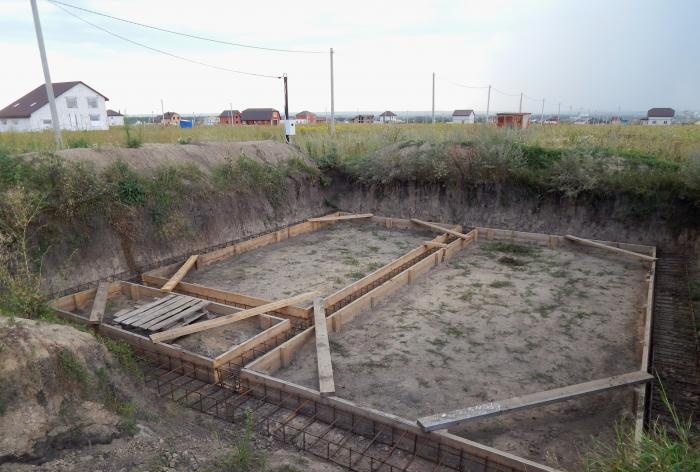 Construction of a strip foundation