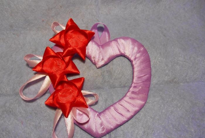 Volumetric valentine made of satin ribbons