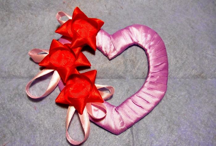 Volumetric valentine made of satin ribbons