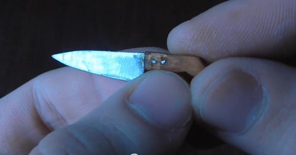 mini replica knife