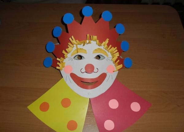 how to make a clown mask