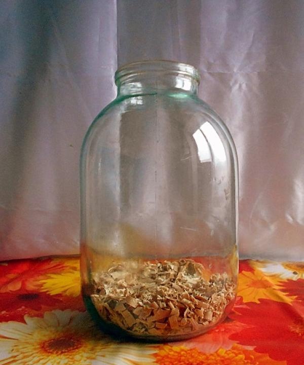 sawdust jar