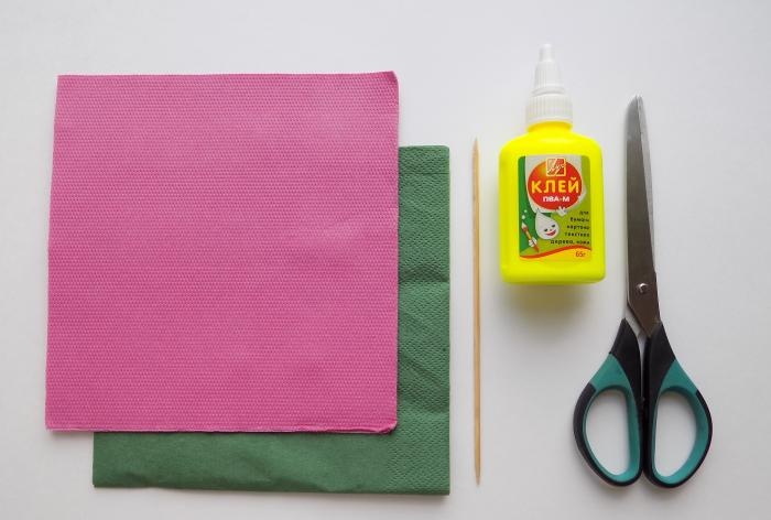 How to make a lush flower from paper napkins