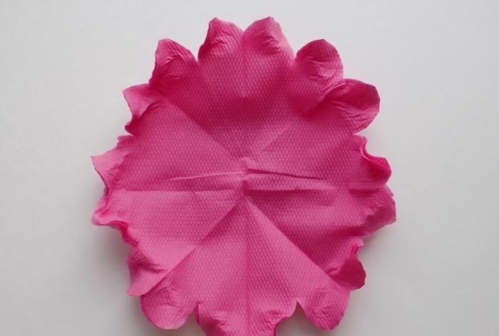 How to make a lush flower from paper napkins