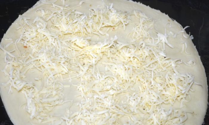 How to make four cheese pizza