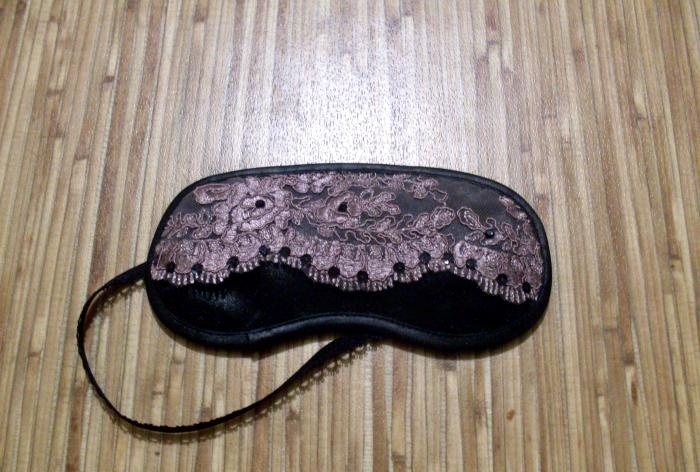 We sew a sleep mask with our own hands