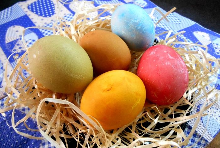 natural dyes for eggs