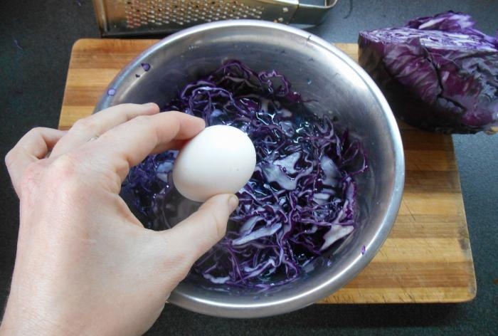 natural dyes for eggs