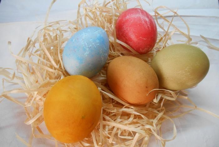 natural dyes for eggs