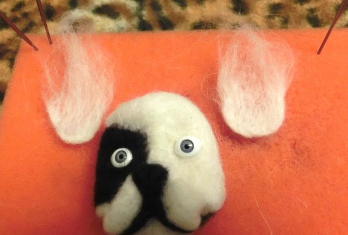 Brooch Dog made of wool