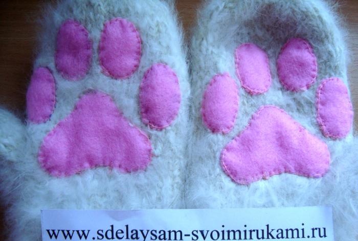 Decor of mittens Cat's paws