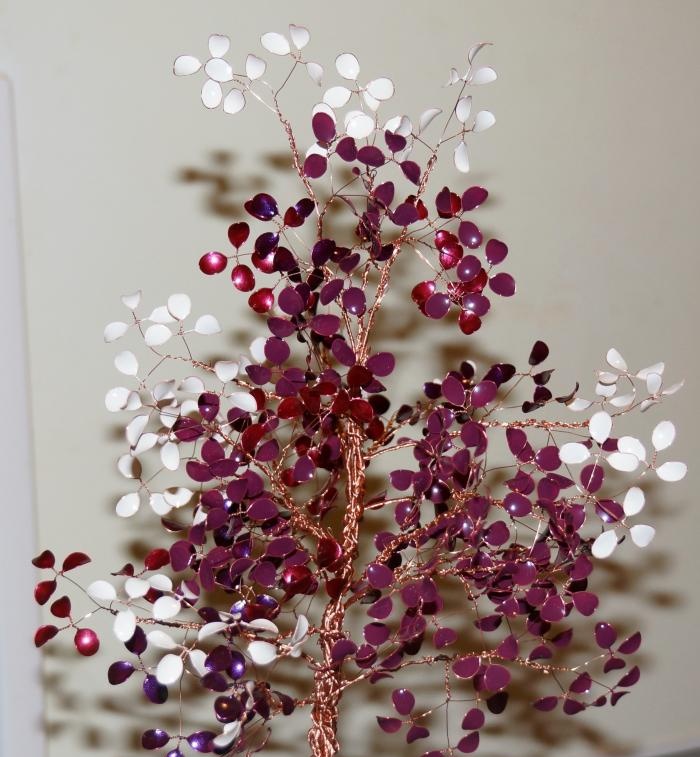 Tree made of wire and nail polish