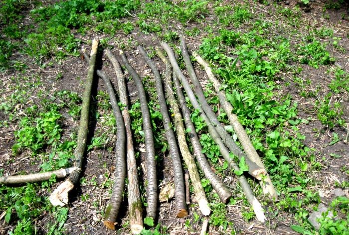 Making a wicker fence