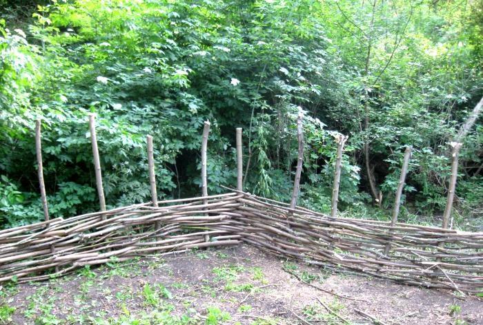 Making a wicker fence