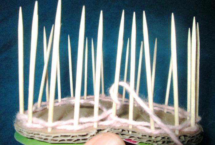 Basket Heart made of threads and toothpicks