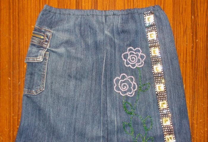 Denim skirt with embroidery