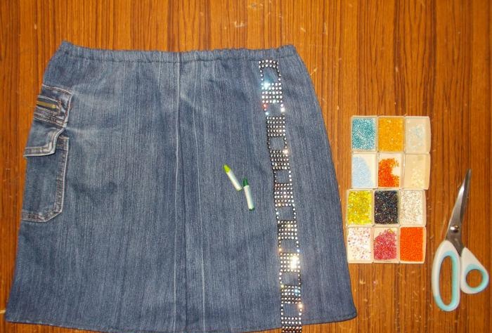 Denim skirt with embroidery