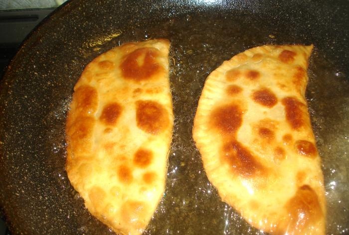 Secrets of making chebureks