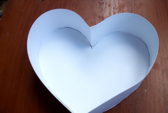 DIY heart-shaped box