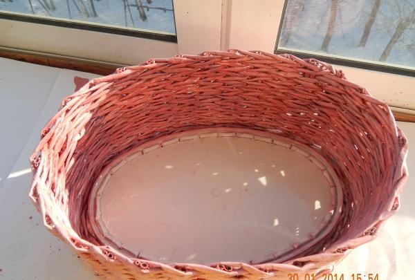 The bottom of the basket is white