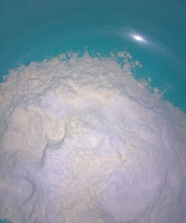 Mix salt and flour