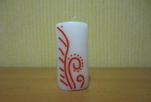 Decorating a candle