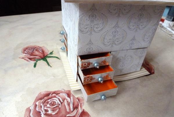 Miniature chest of drawers