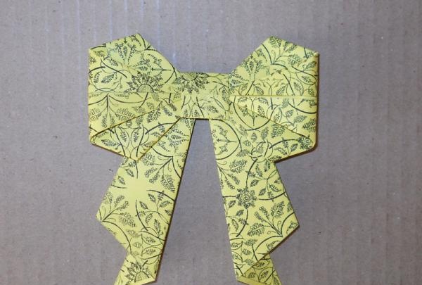 paper bow