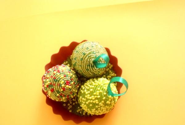 Beaded egg