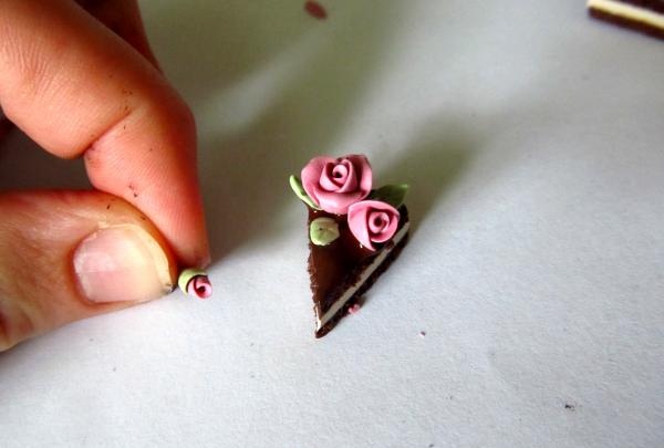 cake earrings with cream roses