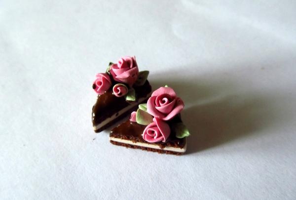 cake earrings with cream roses