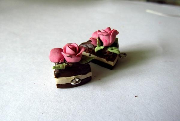 cake earrings with cream roses