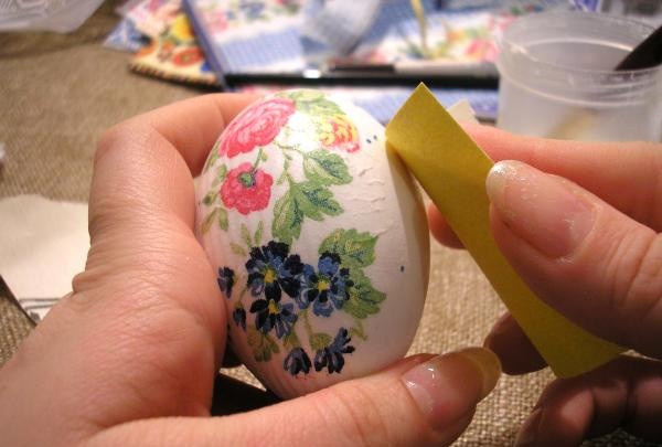 Decoupage eggs