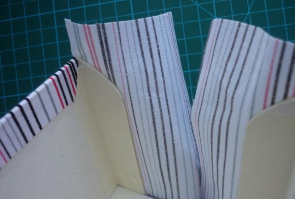 Stand for papers using cardboard technique