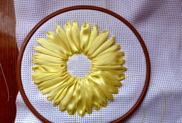 embroider all the petals