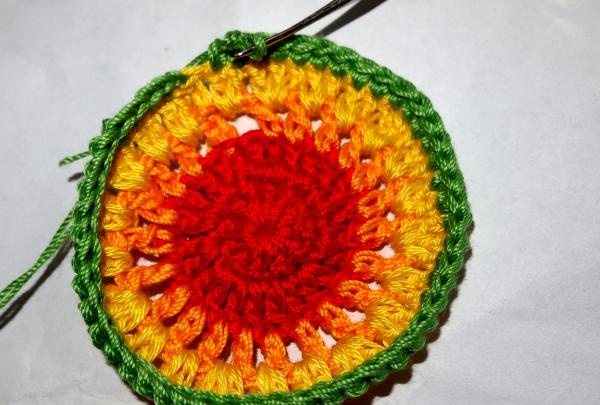 We knit a summer handbag