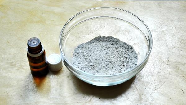 herbal tooth powder