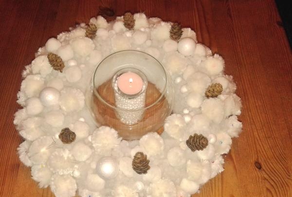 Fluffy pompom wreath