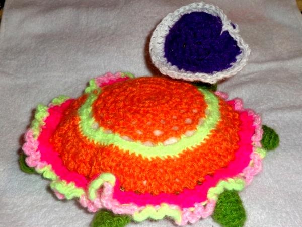 Knitted turtle toy